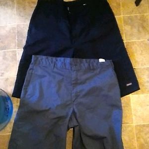 LIKE NEW MENS DICKIES SIZE 40 GRAY AND BLACK